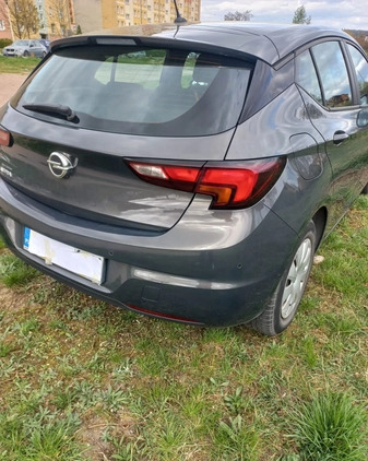 Opel Astra cena 46000 przebieg: 78000, rok produkcji 2016 z Gdynia małe 379